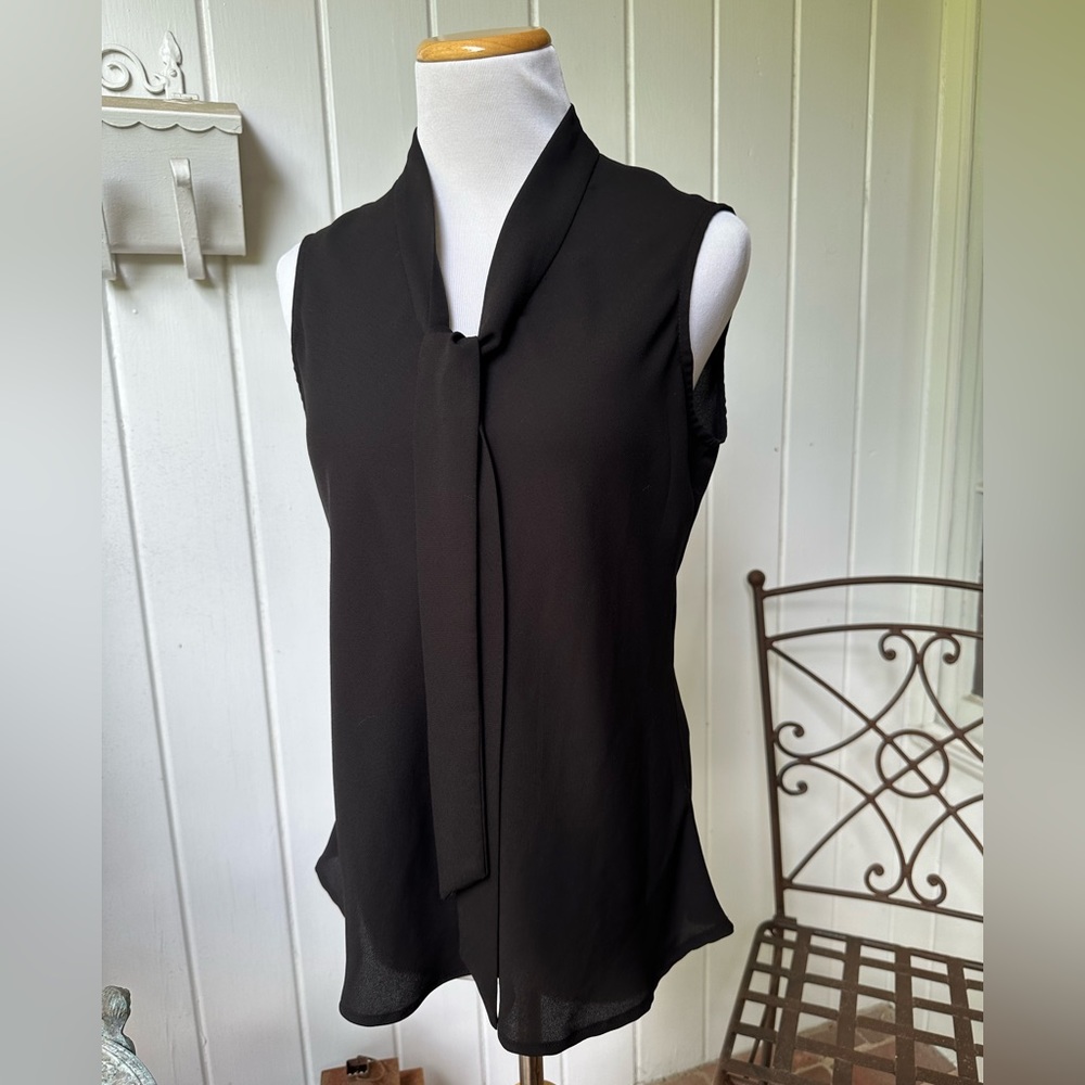 Kasper Black Sleeveless Blouse